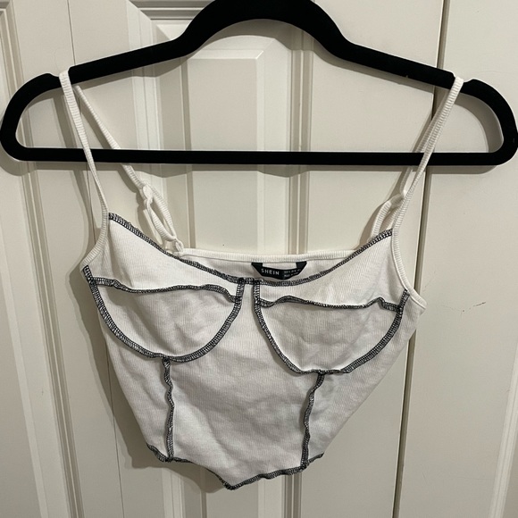 outside stitch crop top - Picture 1 of 3